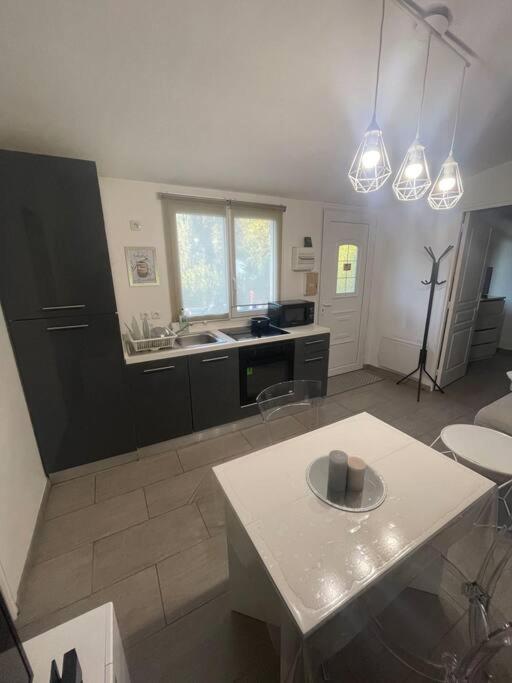 Appart T2 Proche Aeroport Roissy Apartment Tremblay-en-France Luaran gambar